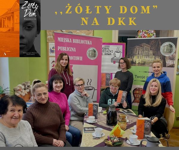 zdjęcie czytelniczek z książką