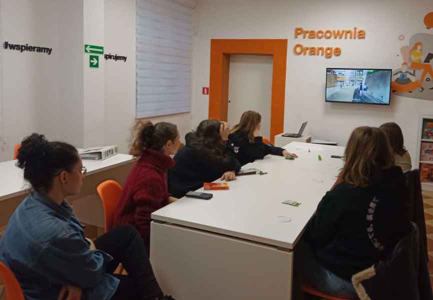 zdjęcie klubowiczek podczas seansu narzeczona dla kota w pracowni orange