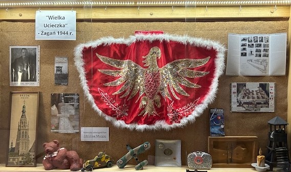 zdjęcie wystawy materiałów o wielkiej ucieczce w Żaganiu