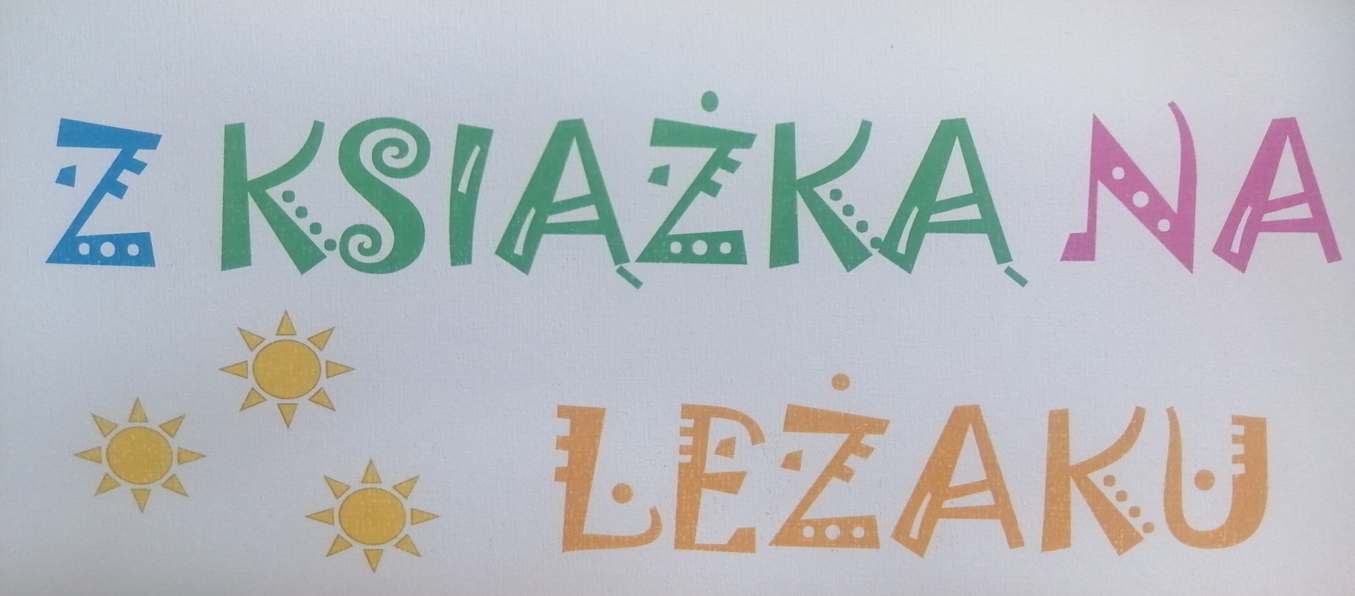 z książką na leżaku 2
